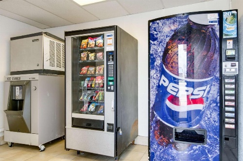 Motel 6-Salina, KS image 15