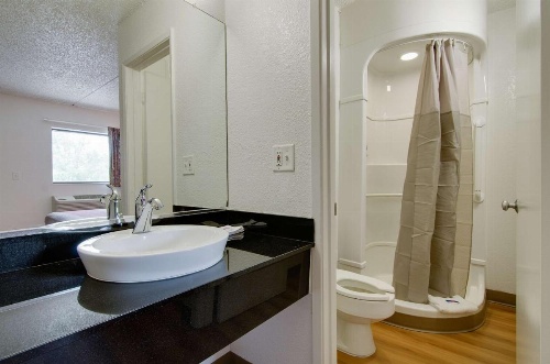 Motel 6-Salina, KS image 24