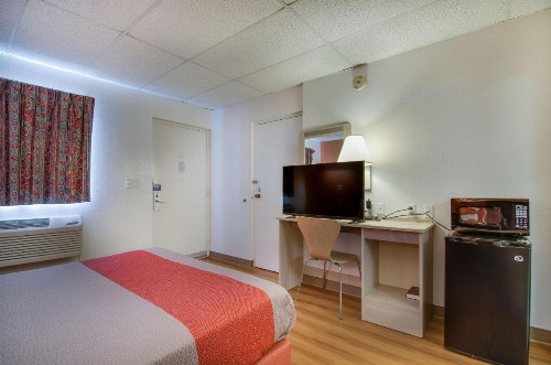 Motel 6-Salina, KS image 37